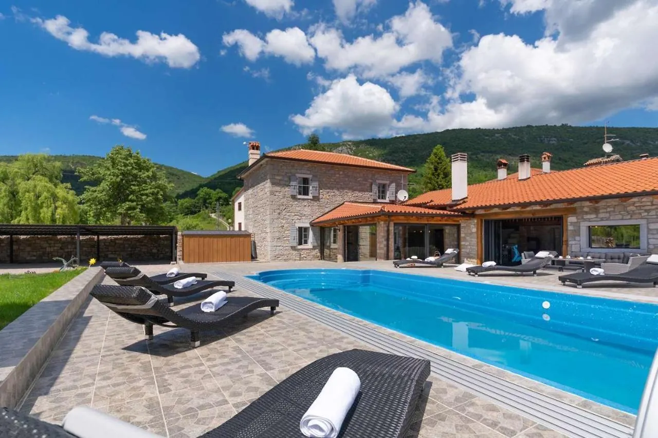 Villa Tina Livade 0*,