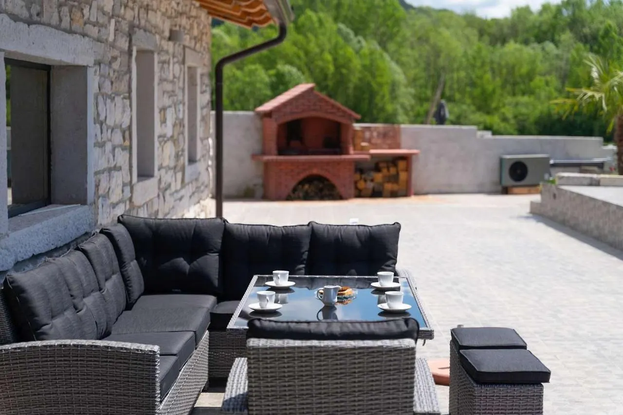 Villa Tina Livade Semesterbostad