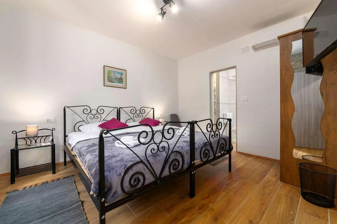 Holiday home Villa Tina Livade