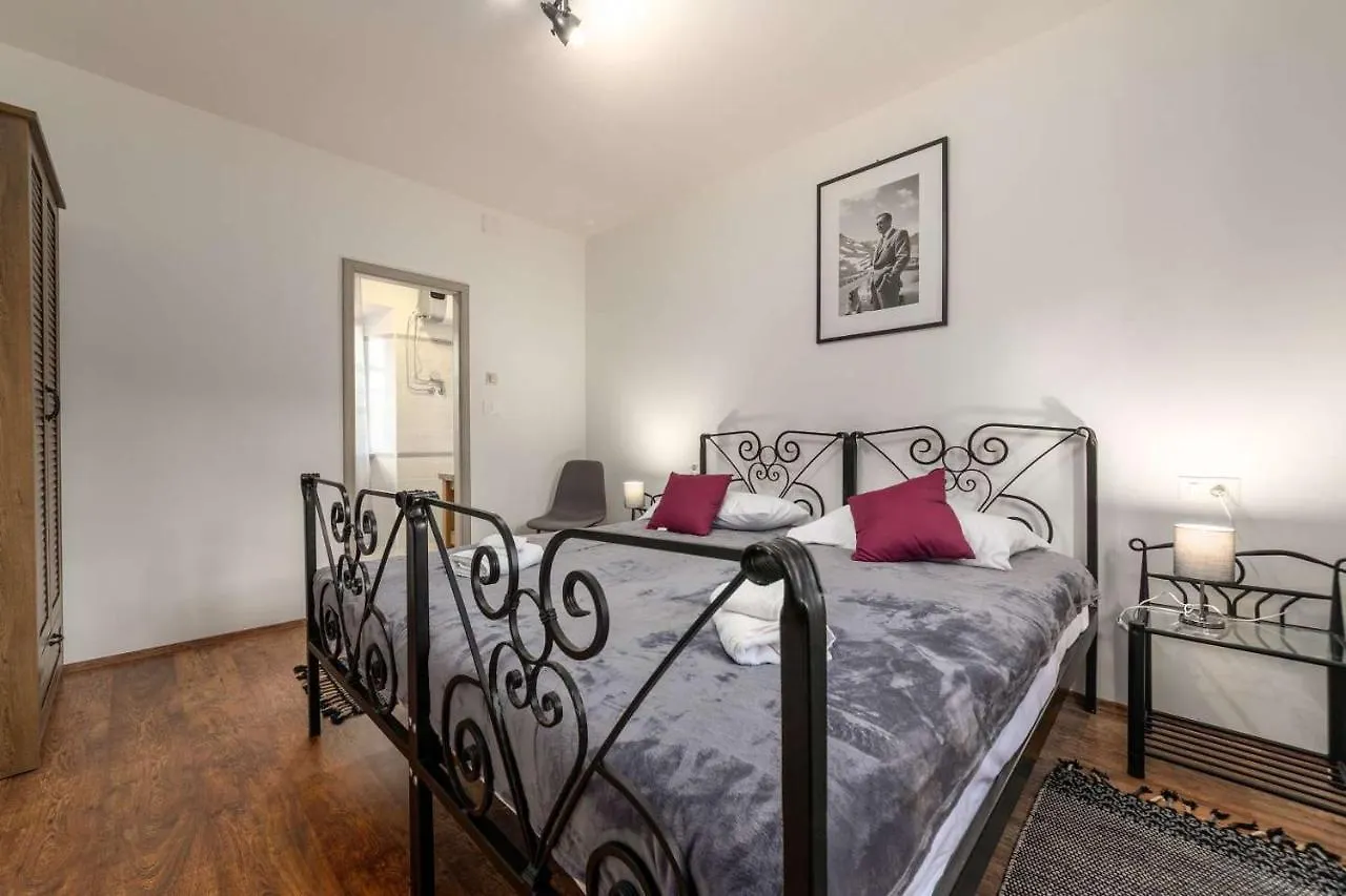 Villa Tina Livade