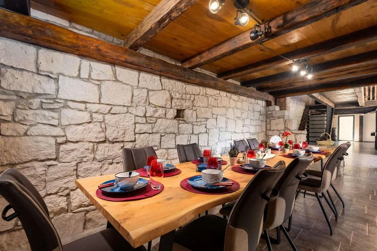Villa Tina Livade 0*,  Croatia